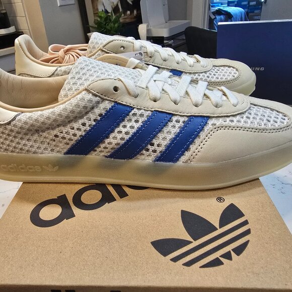 Adidas Originals Gazelle Indoor (Off White/Focus Blue/Warm Vanilla) M 10 JH5419 - Picture 1 of 14